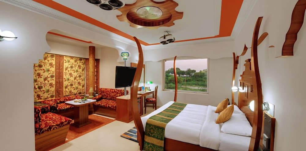 Amar Yatri Niwas 25/50