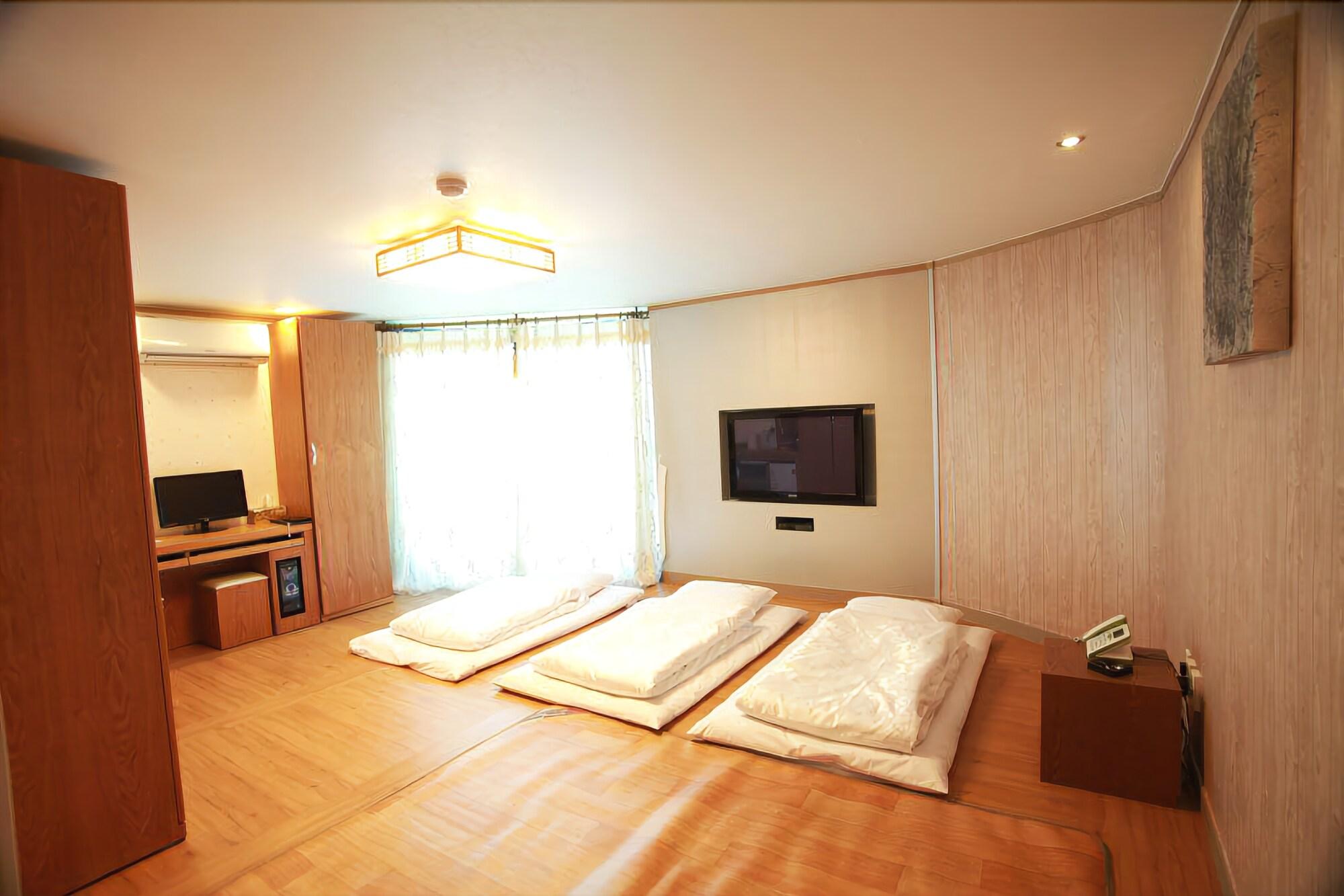 LA NUIT HOTEL photo4