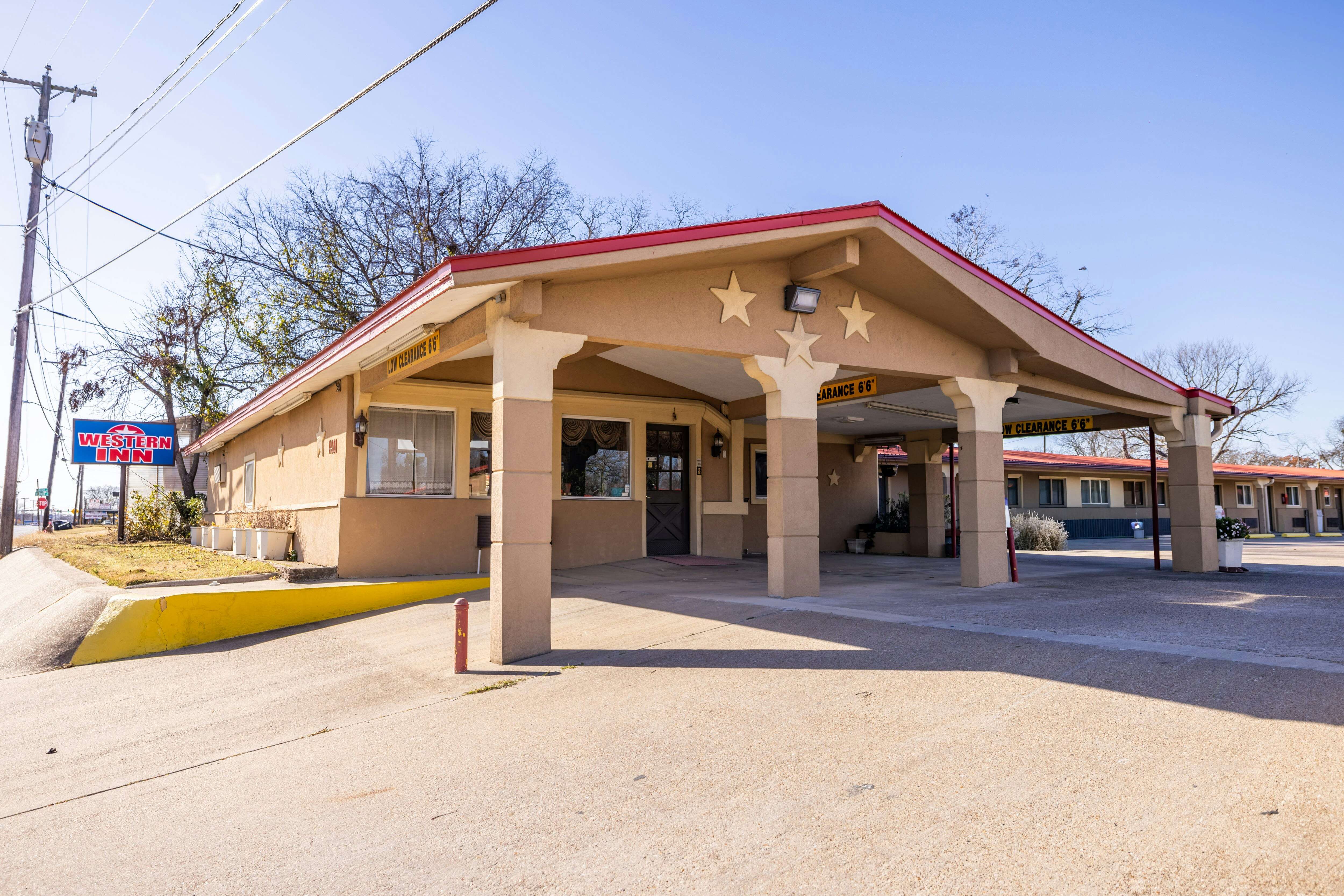 Western Inn by Capital O Cleburne TX in CLEBURNE - TX