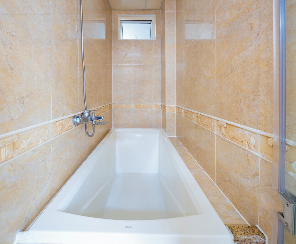 Hoang Thanh Thuy Hotel 2 48/50