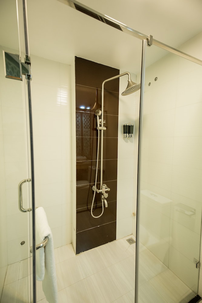 Little Hanoi Deluxe Hotel 54/55