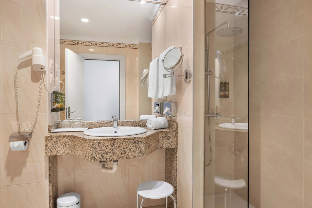 Courtyard, Twin Beds، Hotel Mac Puerto Marina 3/4