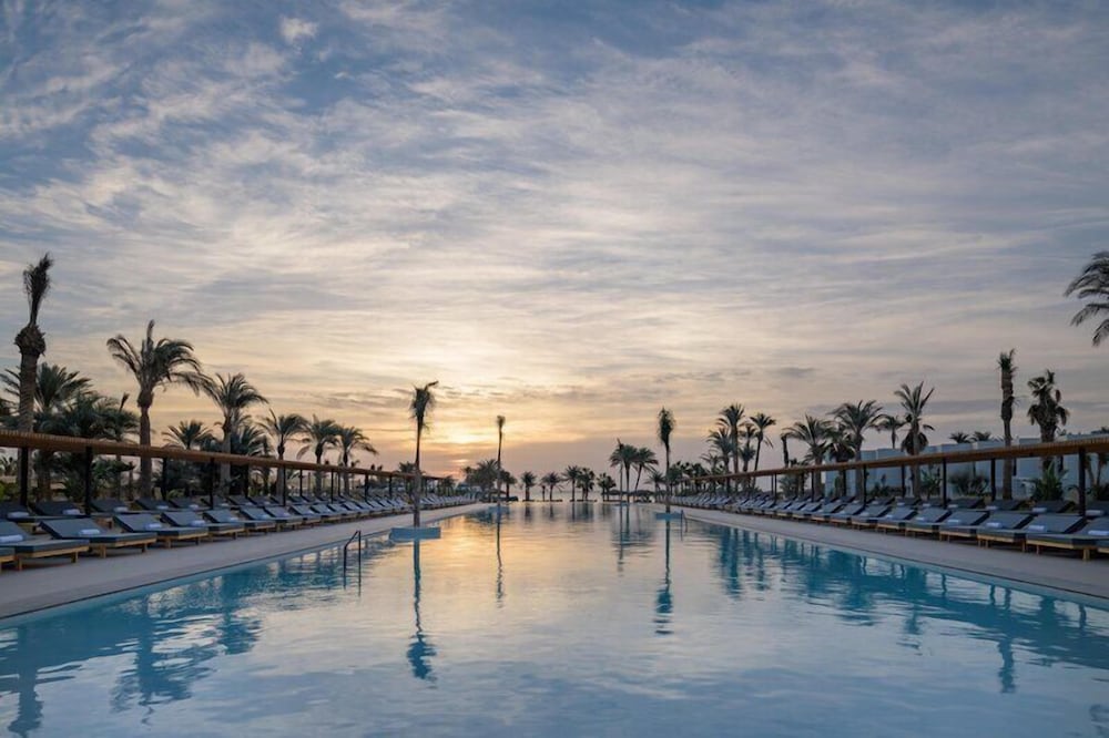 Serry Beach Resort 47/68