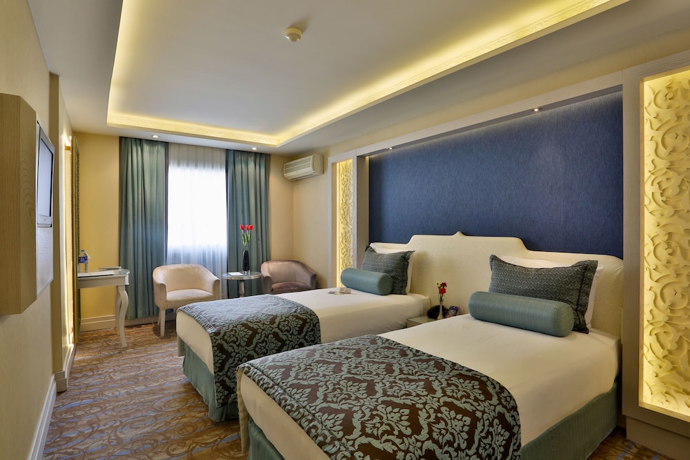 AHC Old City Hotel 14/70