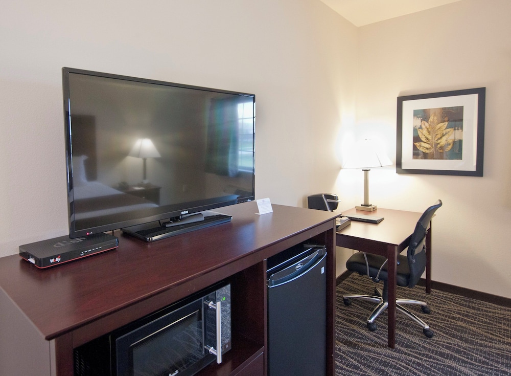 Cobblestone Inn & Suites - Boone 37/50