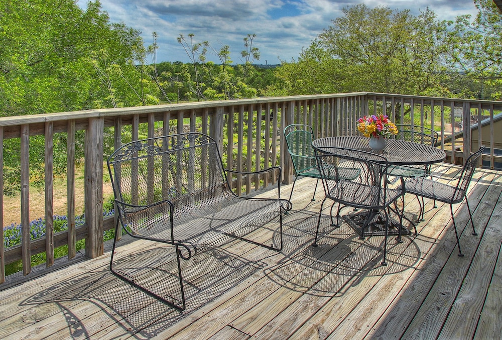 Kuebler Waldrip Haus Bed and Breakfast 35/50