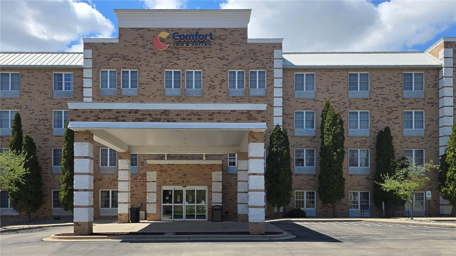 Comfort Inn and Suites Grafton Cedarburg 2/18