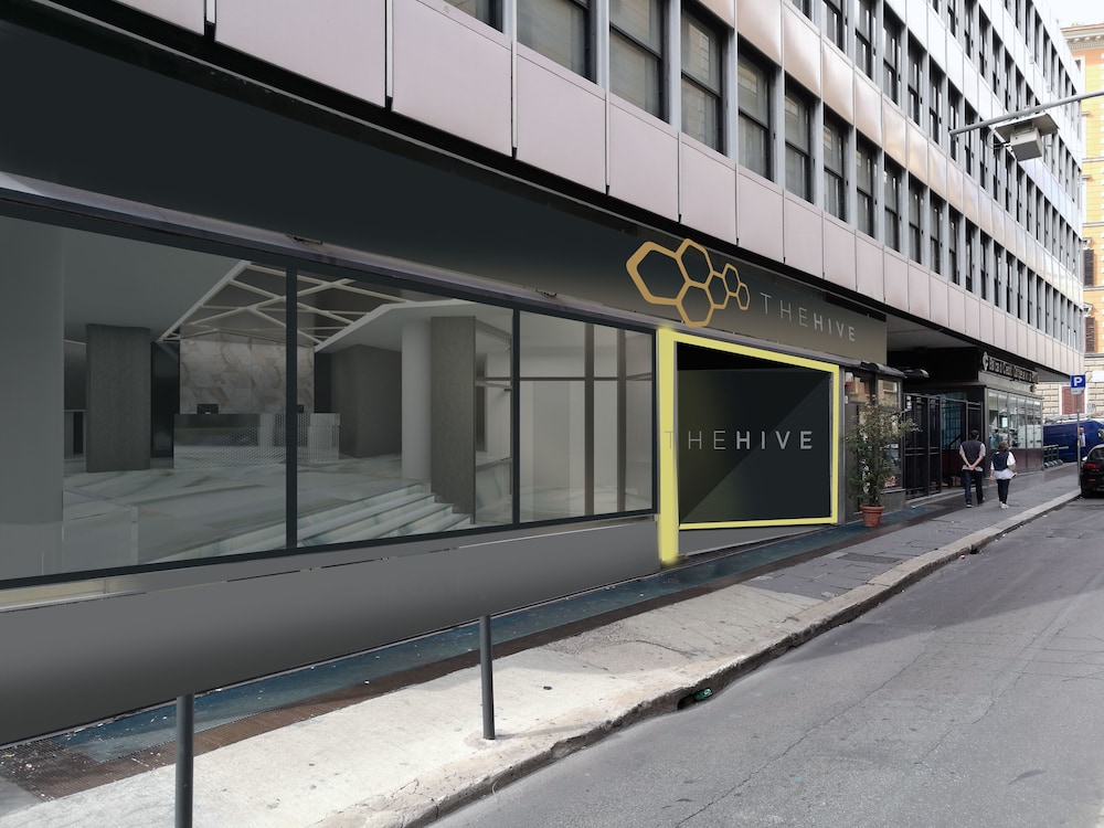 The Hive Hotel 42/50