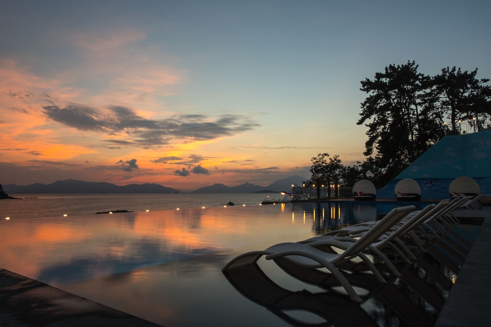 Arte Resort 46/50