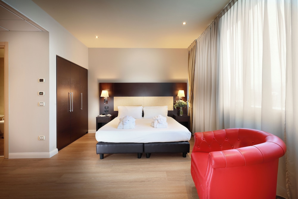 JUNIOR SUITE, STUDIO, HILL VIEW