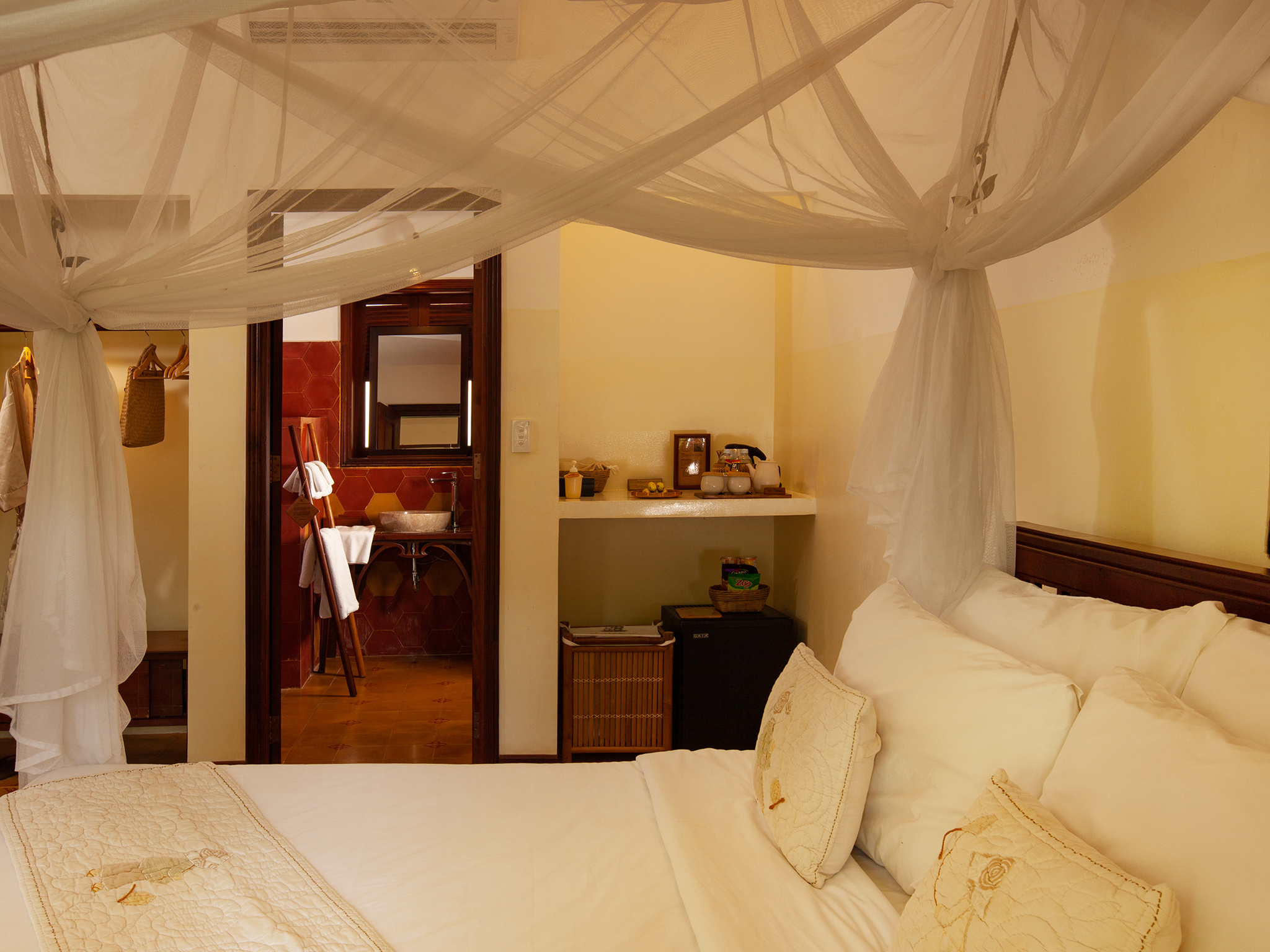 غرفة بسرير مزدوج أو سريرين منفصلين بإطلالة على الحديقة