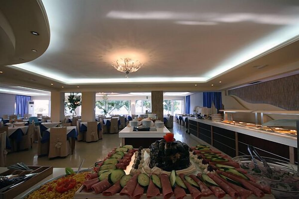 Castro Beach Hotel 34/55
