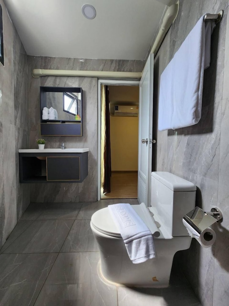 iCheck Inn Darisa Patong 30/32