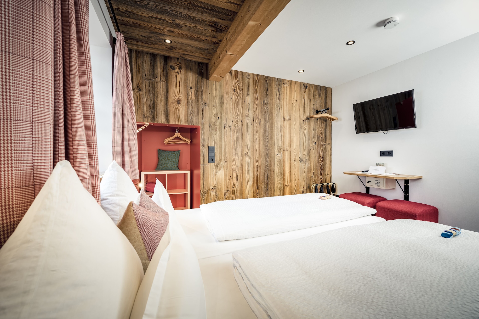 Design, Double Bed, Private Bathroom