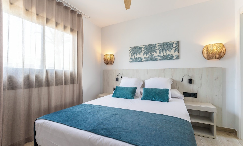 2 BEDROOMS, COMFORT, 1 KING AND 1 SINGLE BEDS, SOFA