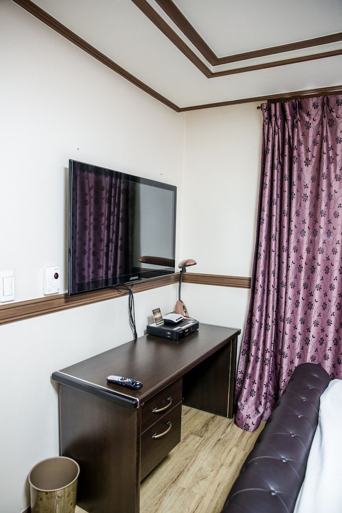 Hill Stay Hotel Residence 38/44