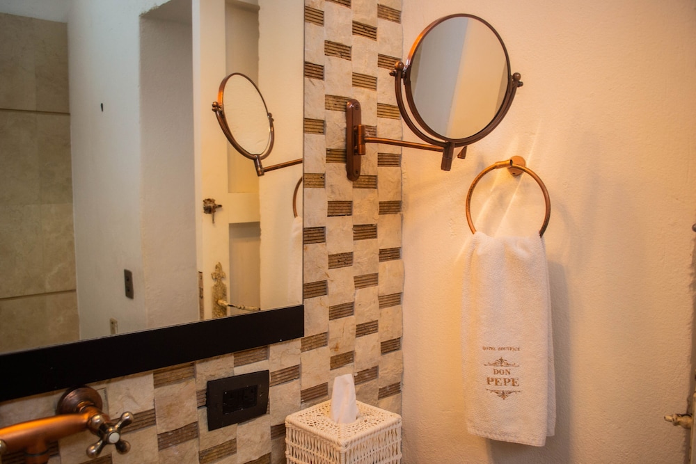 HOTEL BOUTIQUE DON PEPE 34/72