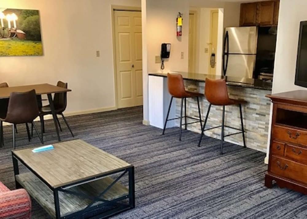 Best Western Inn & Suites Rutland-Killington 27/48