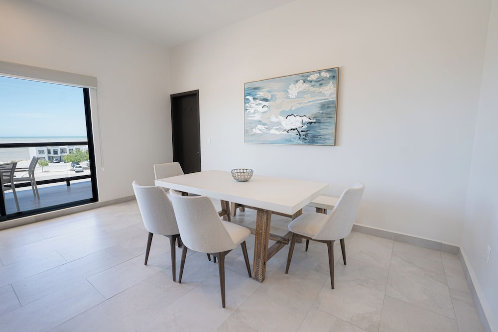 Laguna Shores Resort 39/49