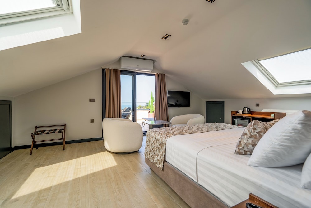 Room, Queen Bed, Sea View, Terrace