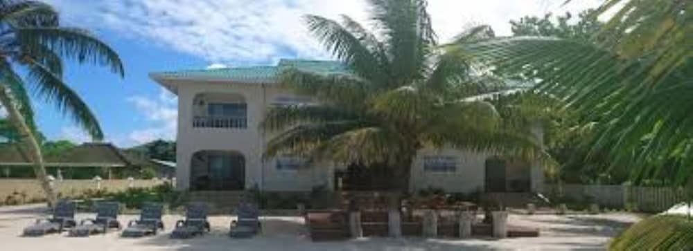 Seashell Beach Villa 3/32