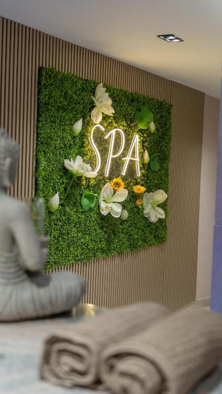 Doanesia Premium Hotel and Spa photo2