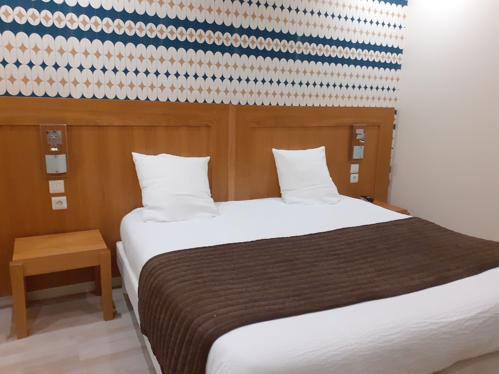 LOGIS HOTEL DE L ECU 13/23