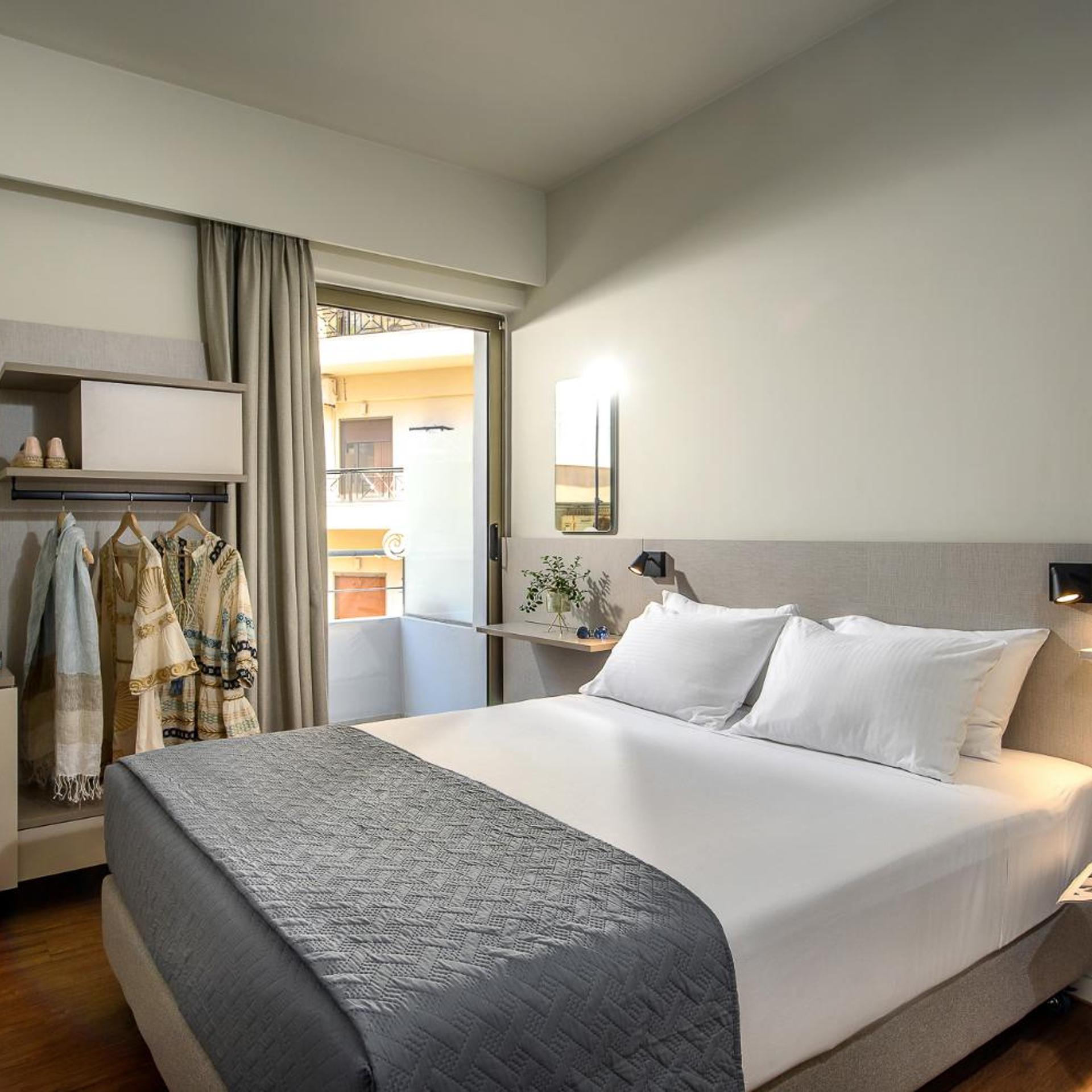 Room, Double or Twin Bed