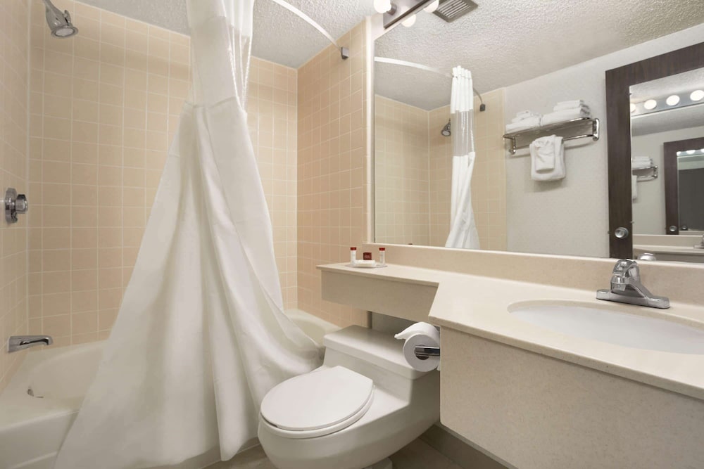 Ramada By Wyndham Grand Junction 22/58