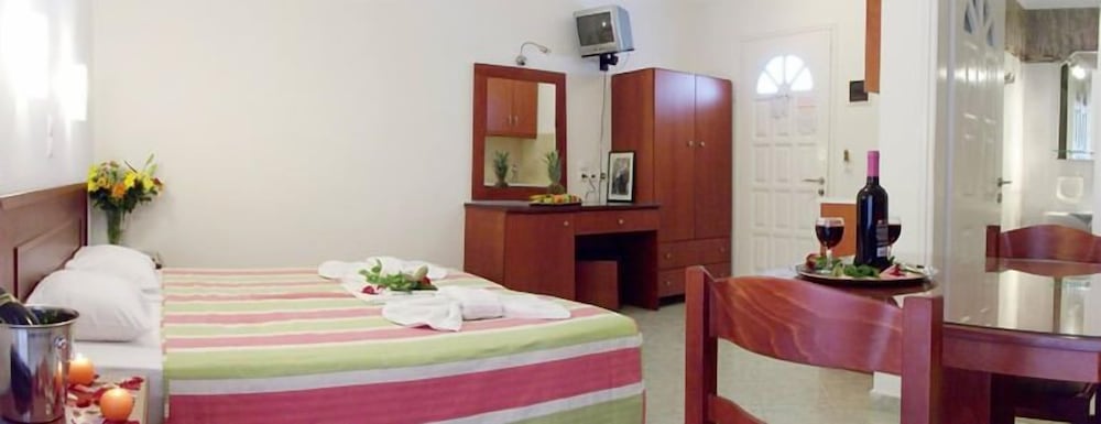 Plaka Hotel I 17/62