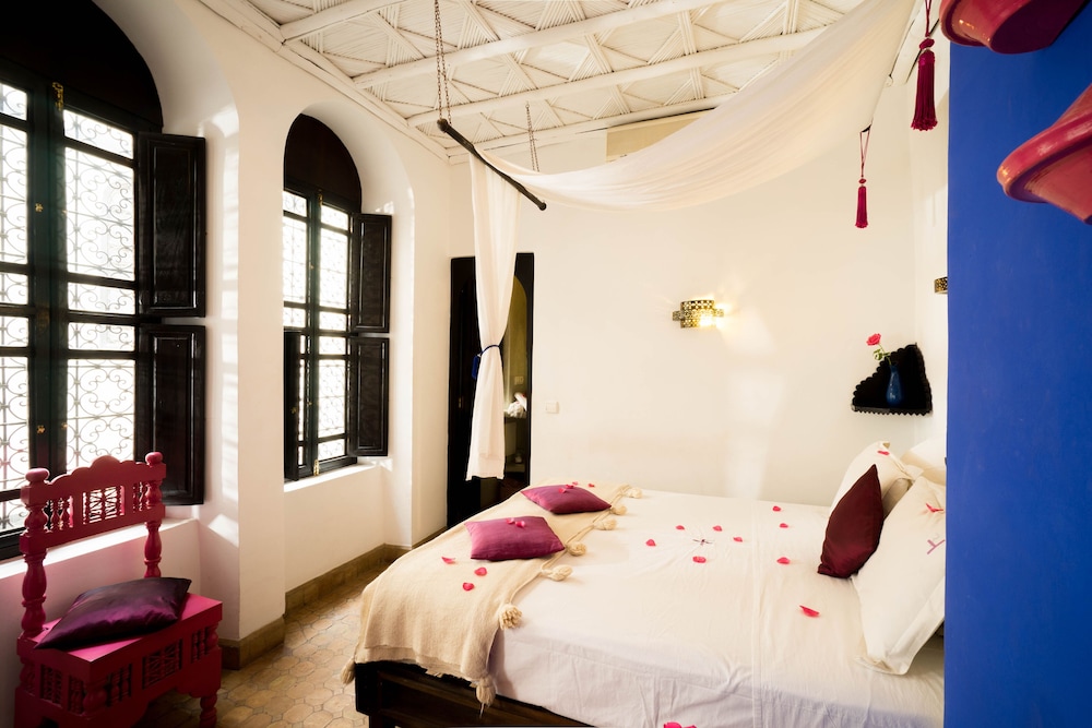 Riad Houdou 30/77