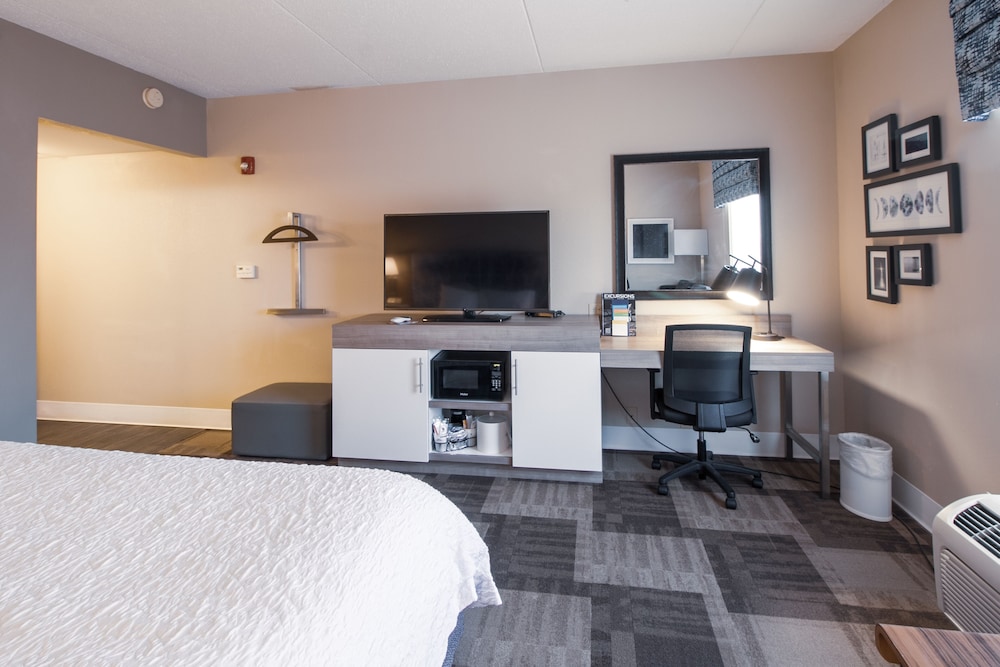 Hampton Inn And Suites Huntsville Southeast Hampton Cove Al 14/49