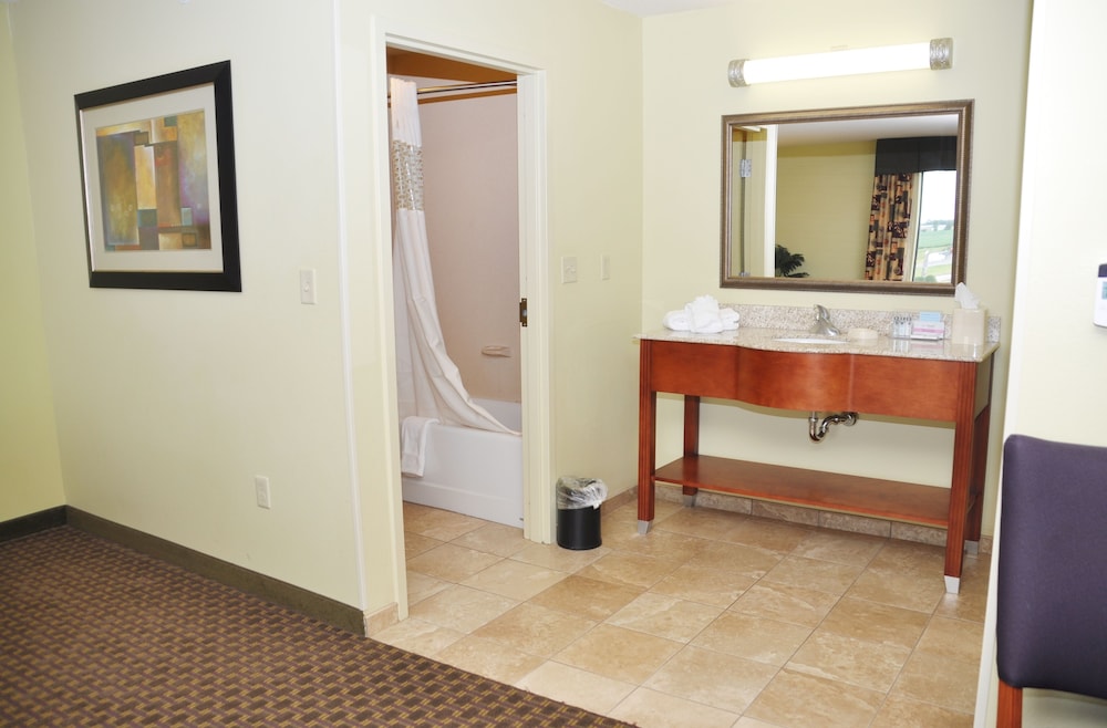 Hampton Inn Macomb 52/63