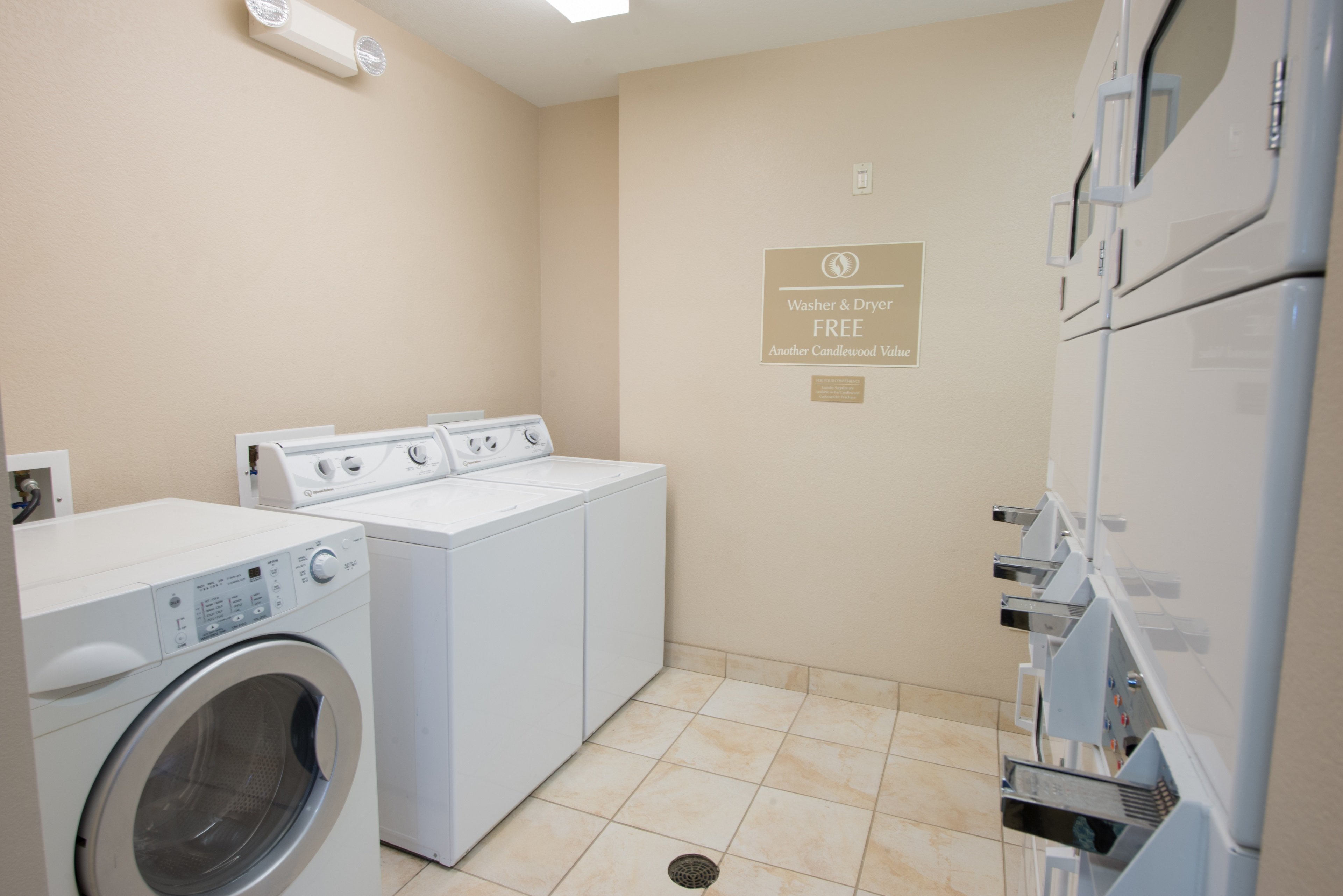 Candlewood Suites Bismarck 26/51
