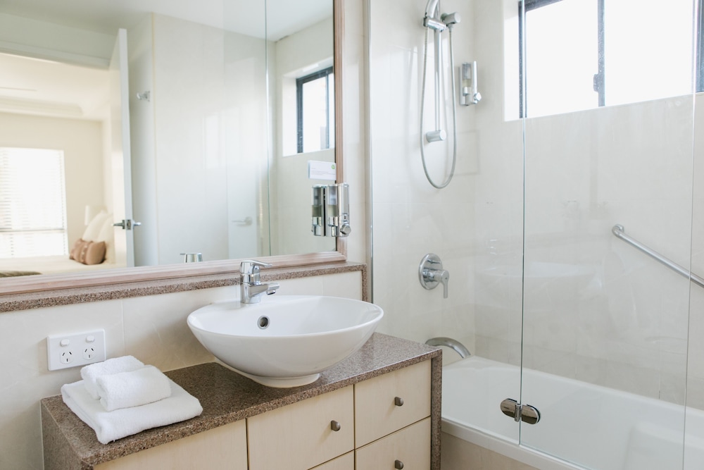Noosa Springs Golf Resort Spa 63/65