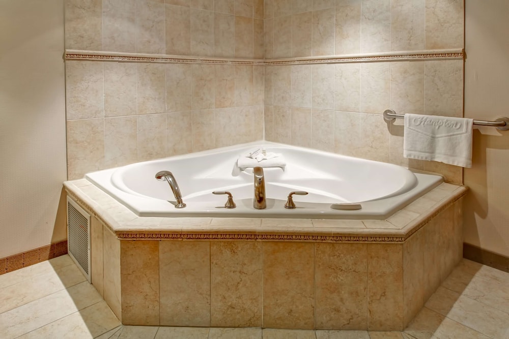 Hampton Inn and Suites by Hilton Guelph 24/58