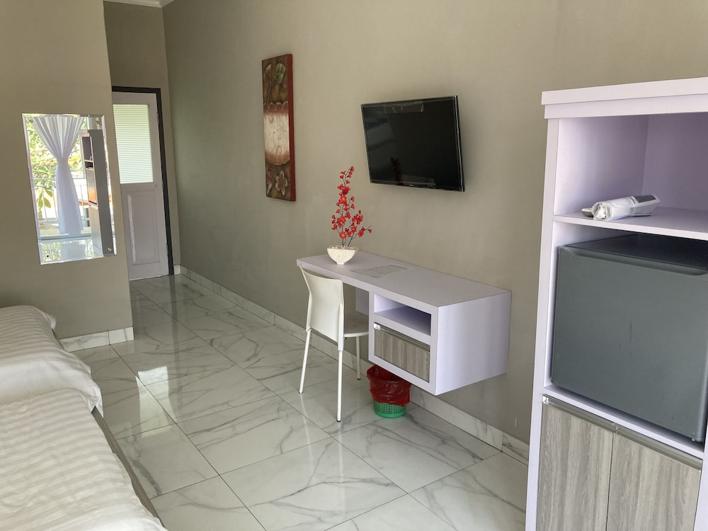Villa Agung Beach Inn 12/65
