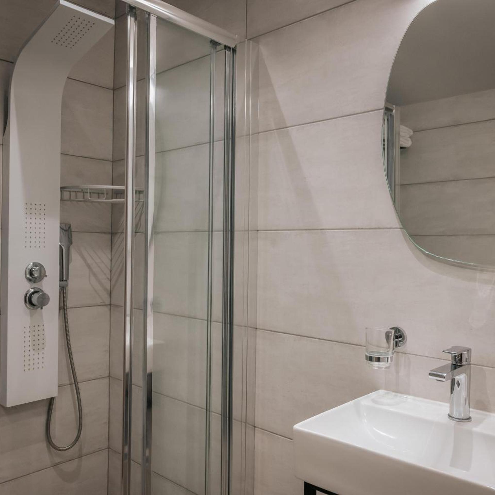 غرفة ديلوكس بسرير كوين، Elizabeth Queen Luxury Rooms 6/7