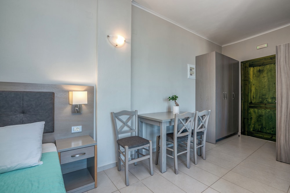 CHRISTINA BEACH HOTEL 44/65