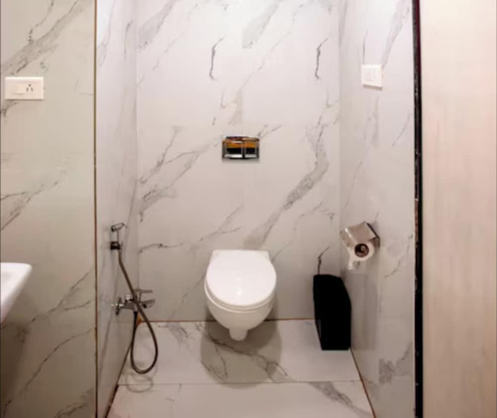 Hotel Sheetal International 49/52
