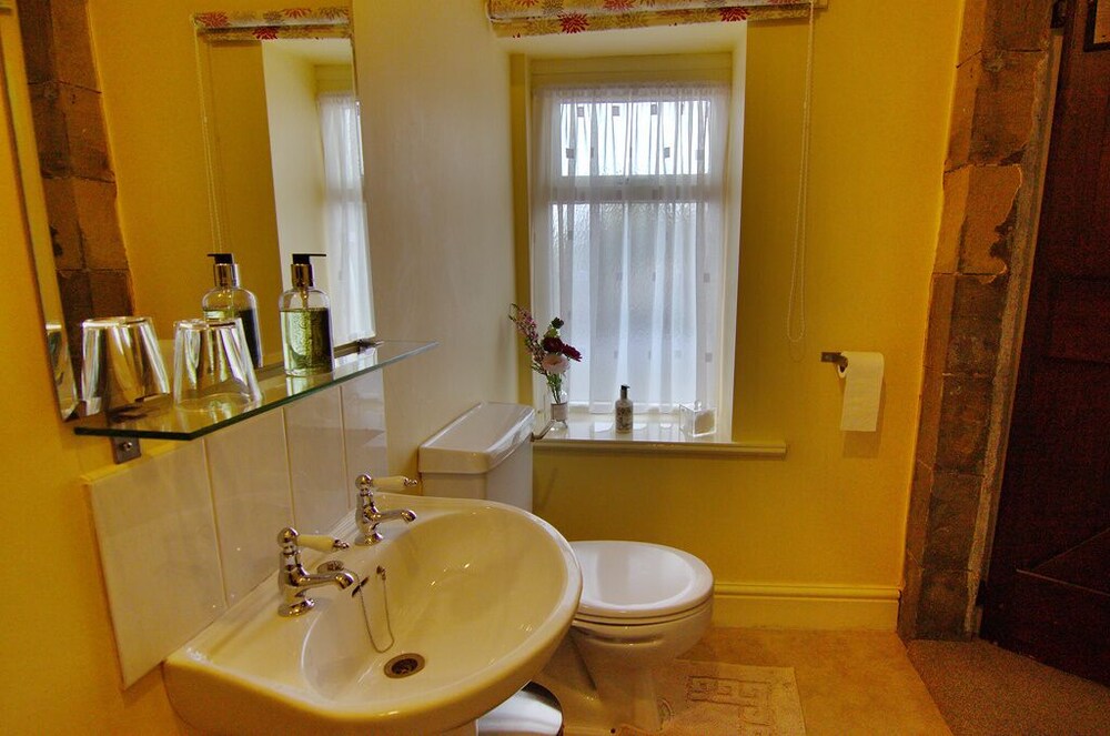 Wortley Cottage Guest House 30/58