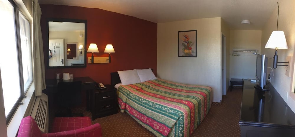 Hilltop Inn Suites 12/28