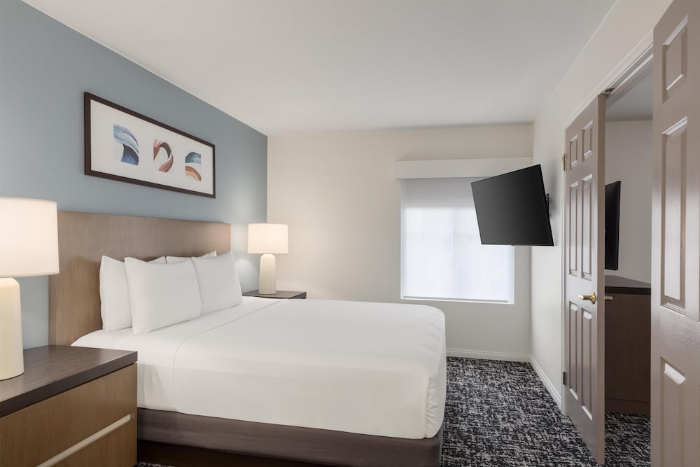 Hyatt House Cypress Anaheim 20/72