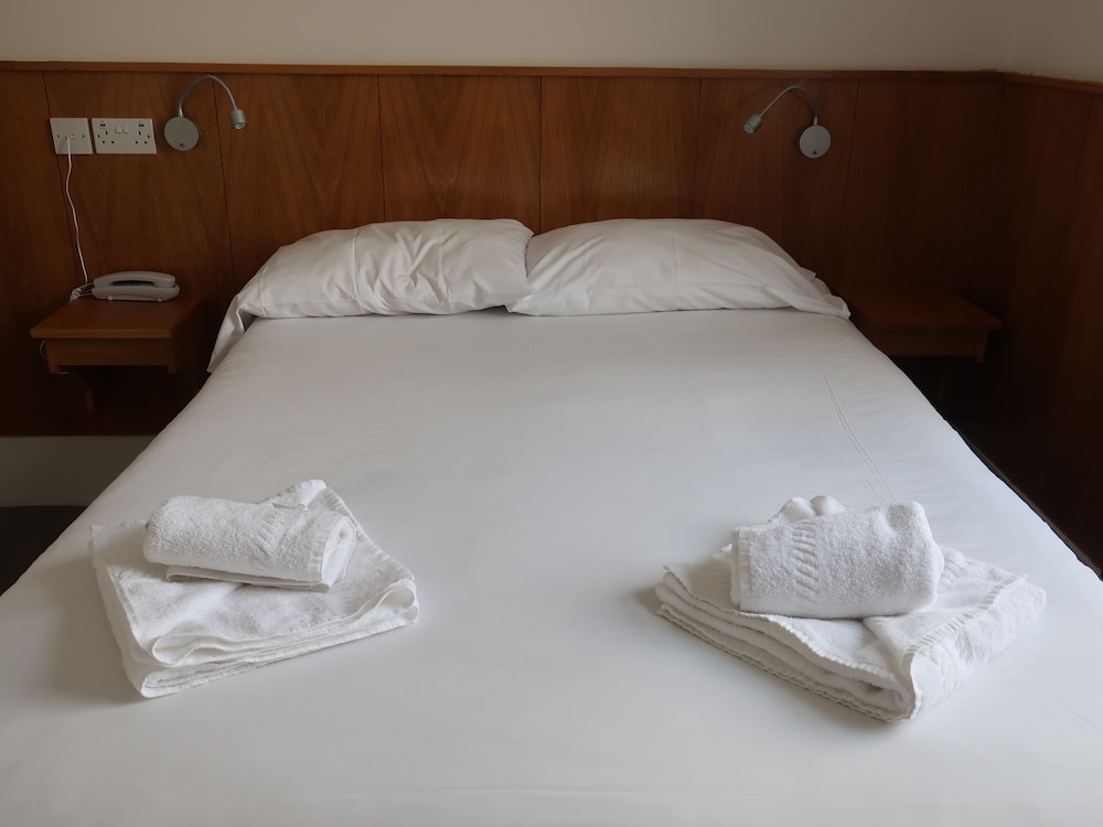 St. David's Hotels 27/50