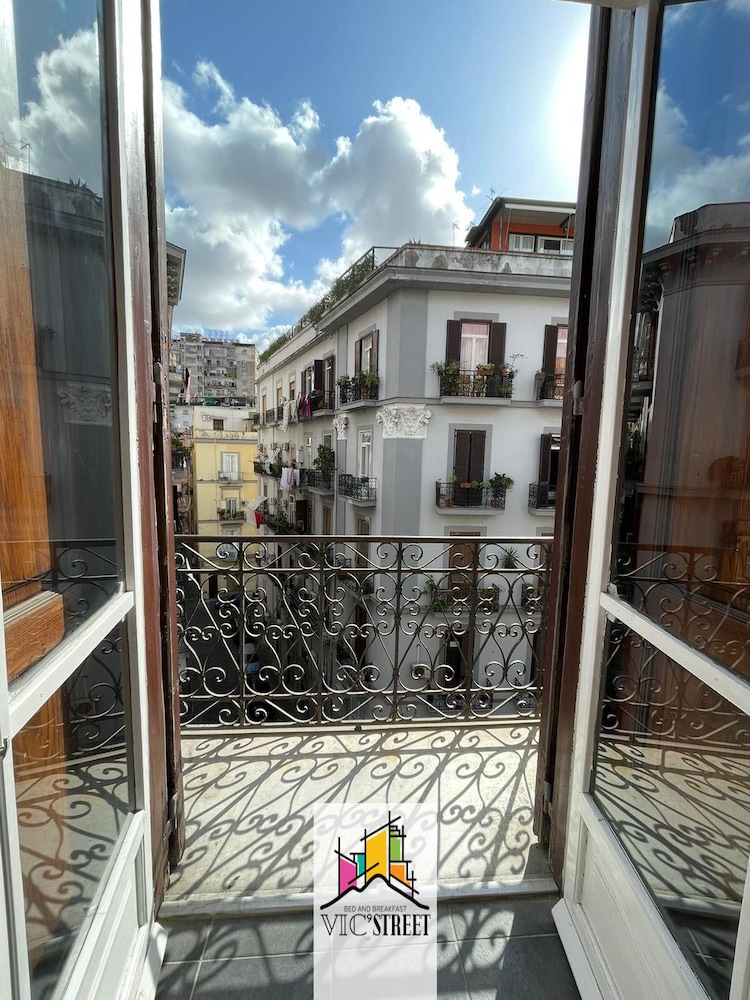 Vic Street B&B 22/27