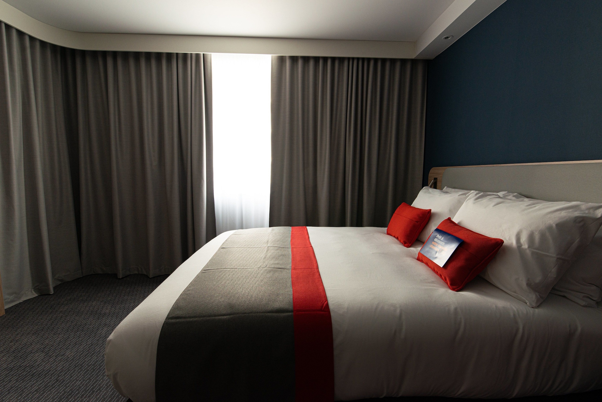Standard, Queen Bed, Accessible