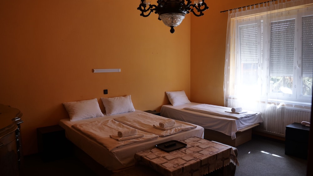 Attila Hotel 16/60