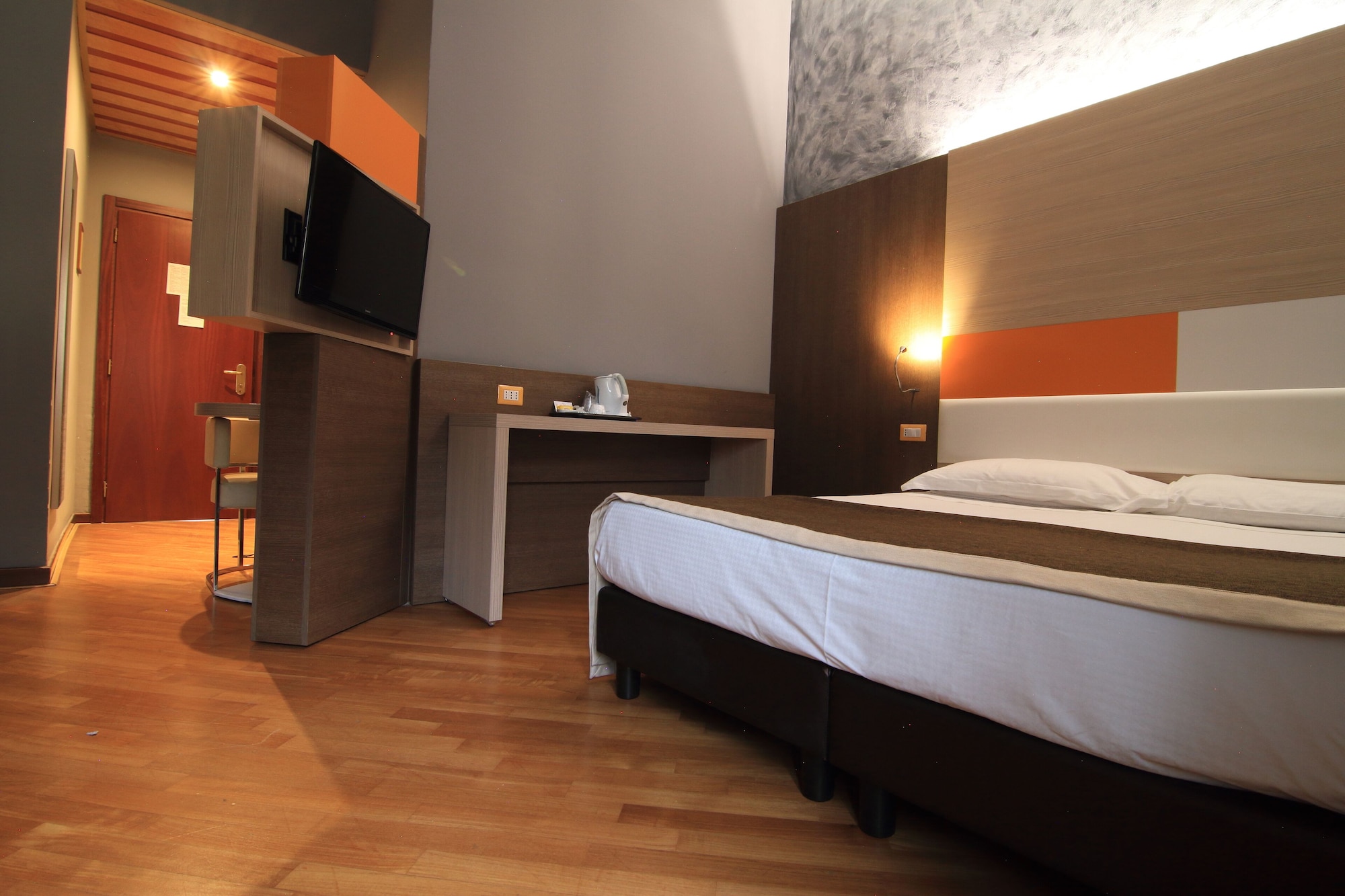 ROOM, TWIN BEDS