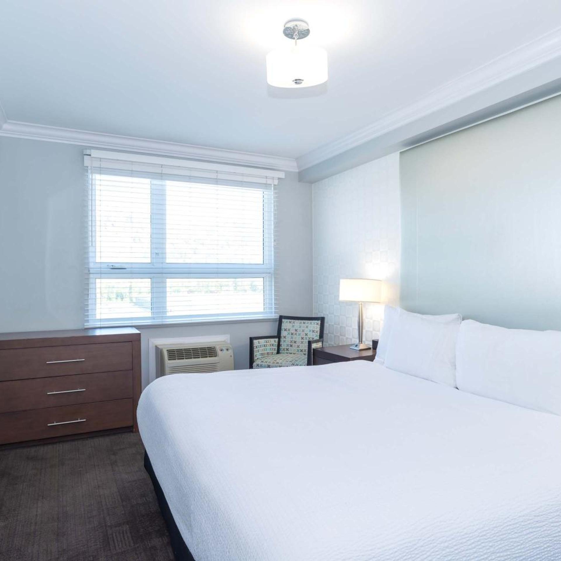 Tower, Suite, King Bed, with View, Balcony, Kitchenette