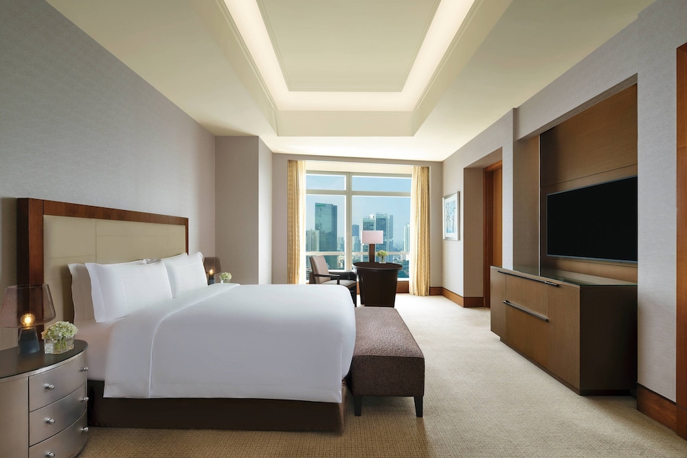 The Ritz, Suite, King Bed, Club Lounge Access